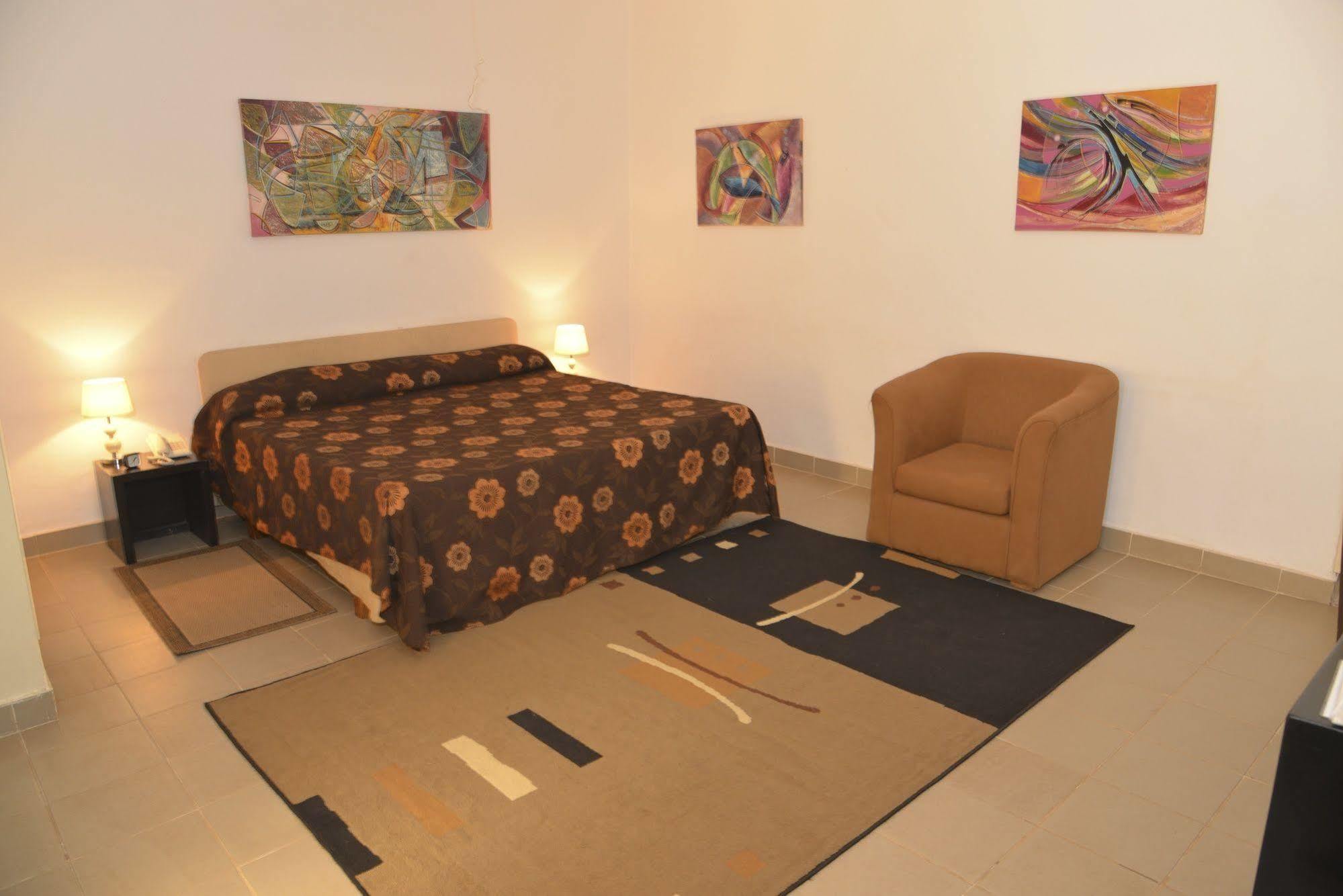 Hotel La Coccinelle บามาโก ภายนอก รูปภาพ