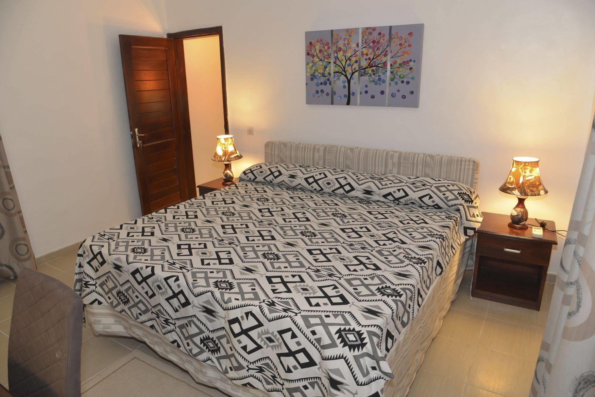 Hotel La Coccinelle บามาโก ภายนอก รูปภาพ