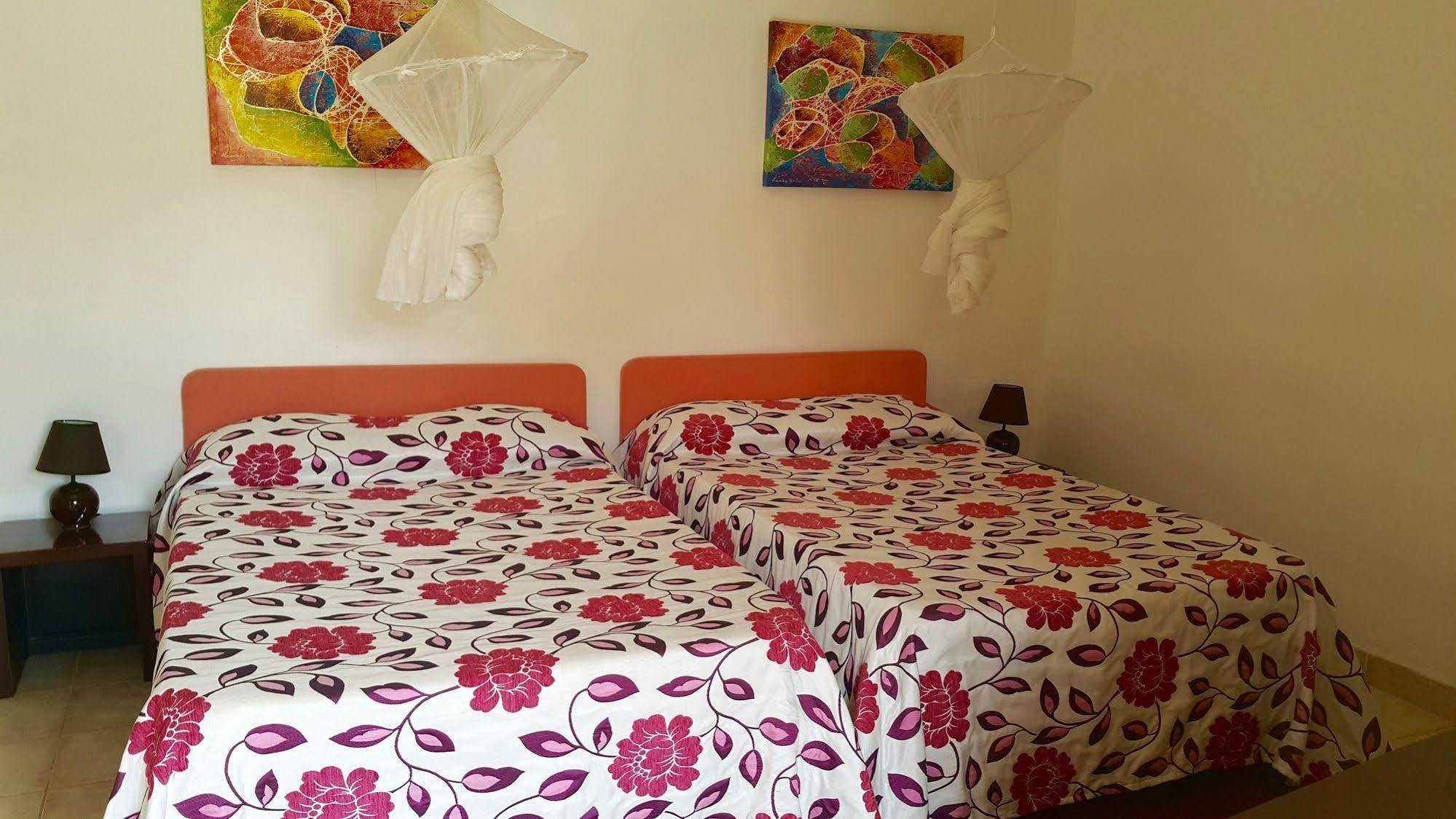 Hotel La Coccinelle บามาโก ภายนอก รูปภาพ